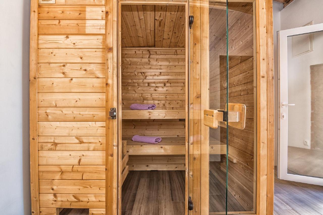Holiday Home Tower With Private Pool, Sauna And Quads Smilcic Ngoại thất bức ảnh