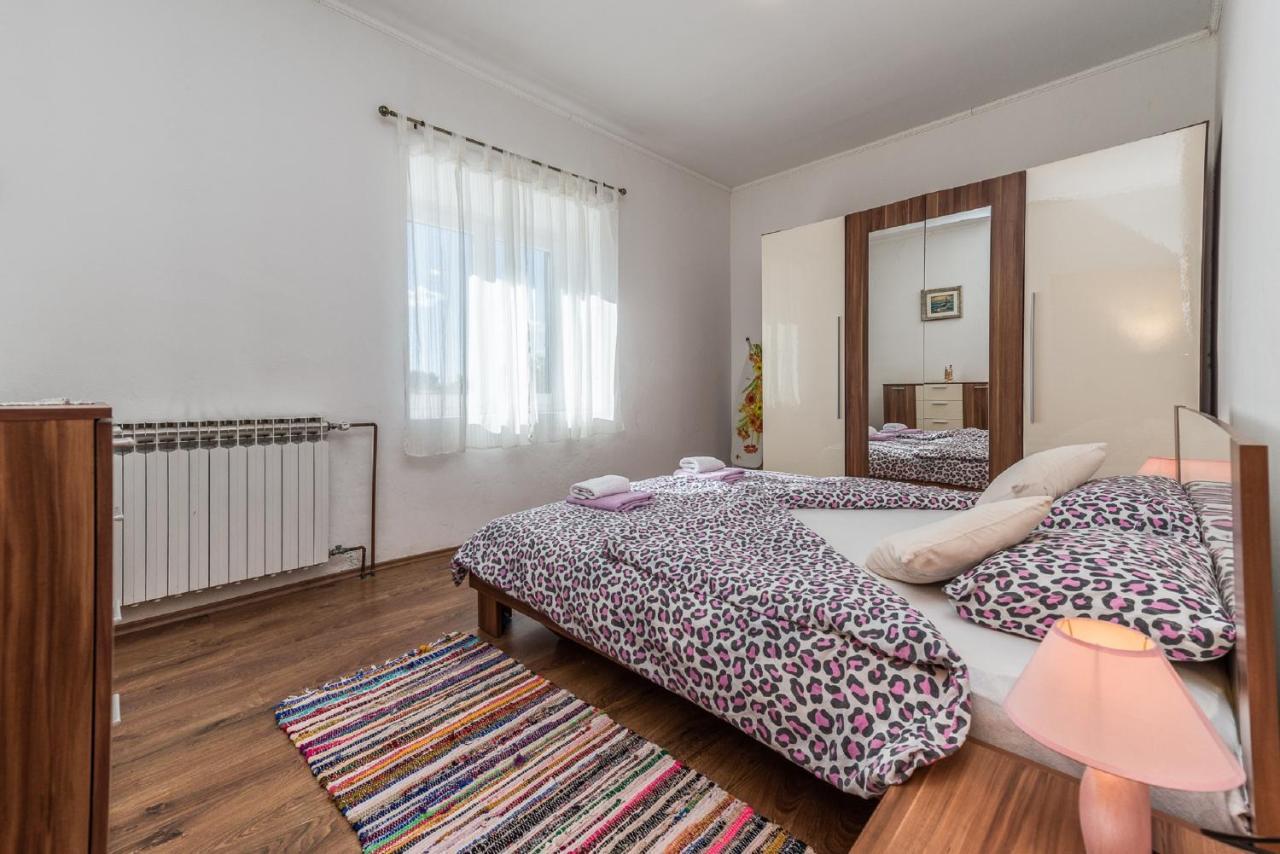 Holiday Home Tower With Private Pool, Sauna And Quads Smilcic Ngoại thất bức ảnh